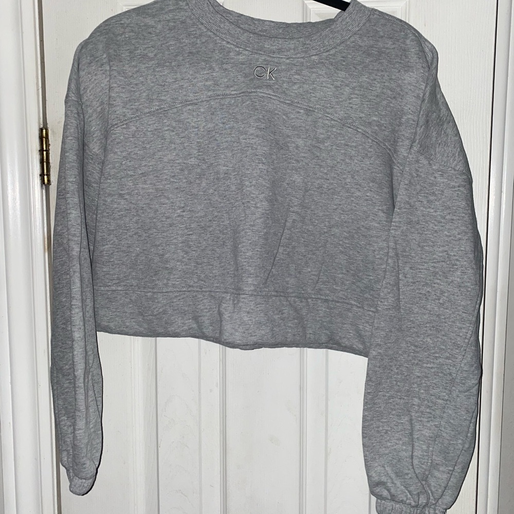 SOLD ELSEWHERE ✨2/$25 Calvin Klein Heather Gray Cropped Hoodie